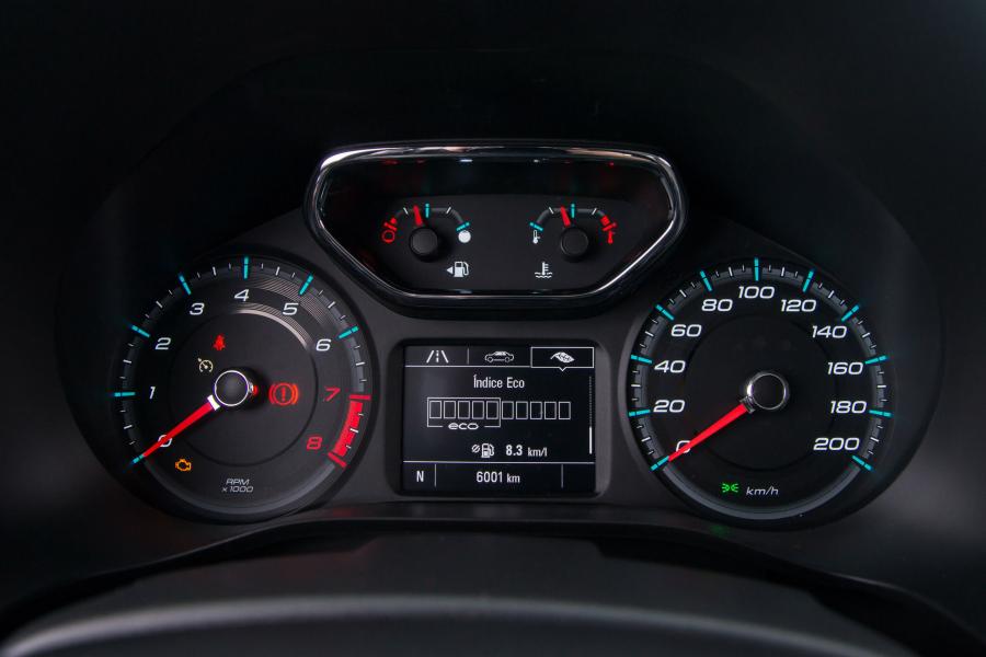 Панель приборов Chevrolet S10 Double Cab 2016 года  (фото 21 из 32)